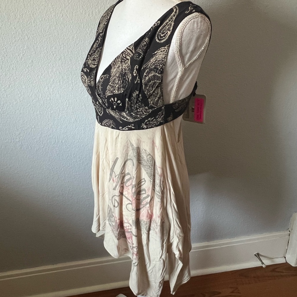 NWT Harley Davidson Cream & brown Feather Patterned Sleeveless Top Halter